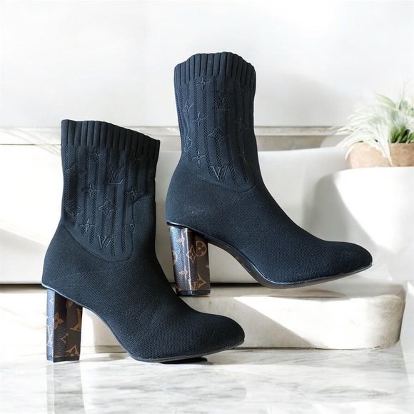 Louis Vuitton Elegant Black Heeled Boots - Picture 1 of 5